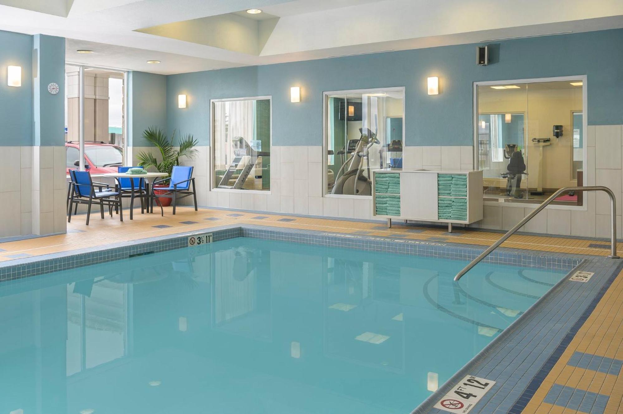 Holiday Inn Express Hotel & Suites North Bay By Ihg Ngoại thất bức ảnh
